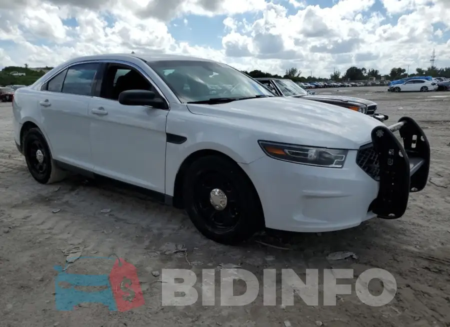 1FAHP2L82FG203554 Photo# 4