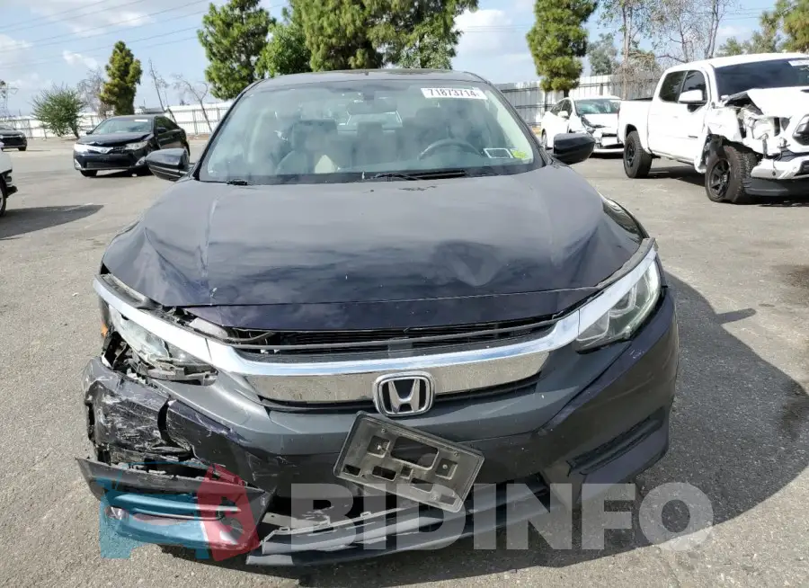 19XFC2F57GE207776 Photo# 5