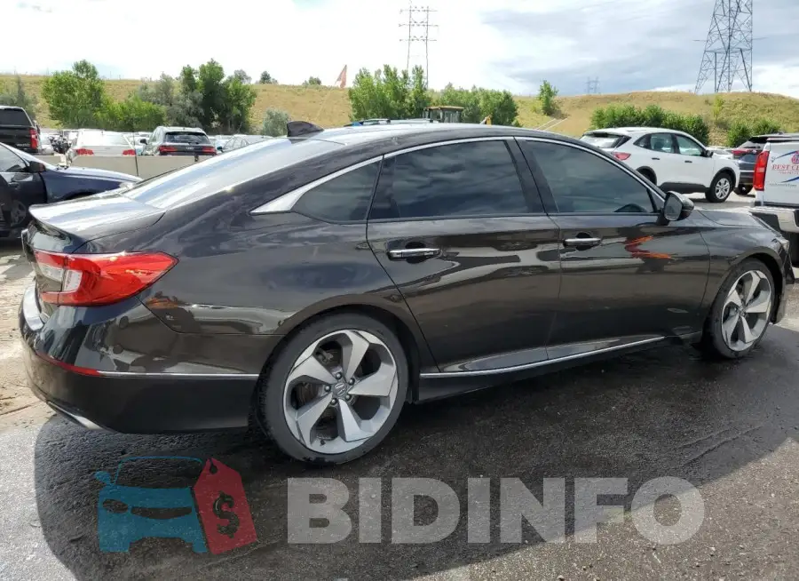 1HGCV1F99JA163897 Photo# 3
