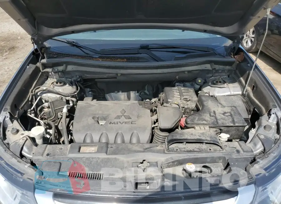 JA4AD3A30JZ000879 Photo# 12