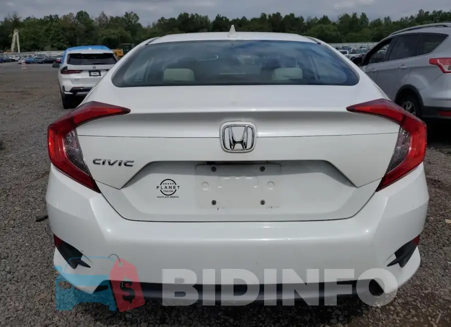 19XFC2F73JE207279 Photo# 6