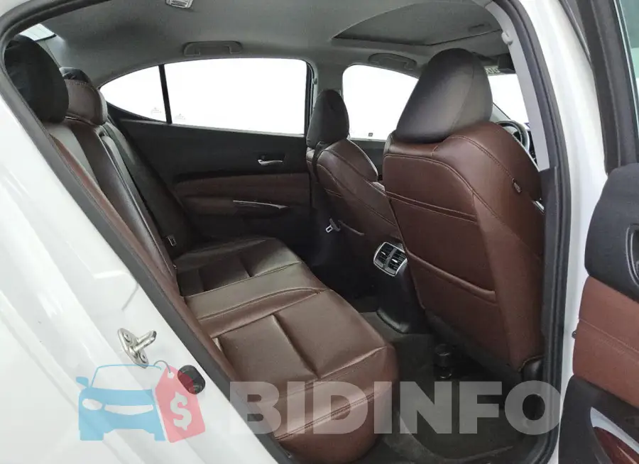 19UUB2F33FA026041 Photo# 10