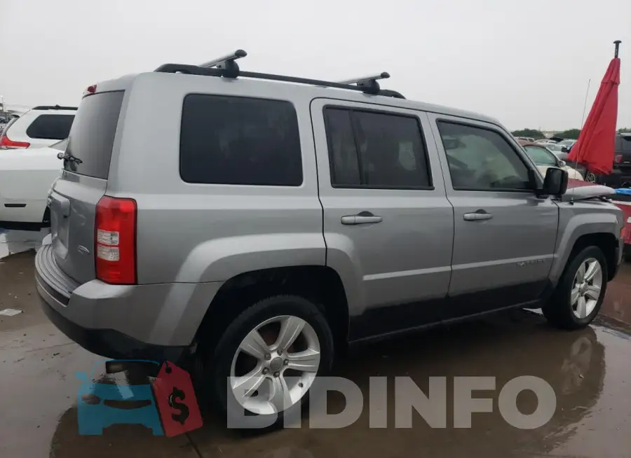 1C4NJPFB6GD503247 Photo# 3