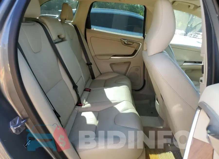 YV449MDM4G2829886 Photo# 11