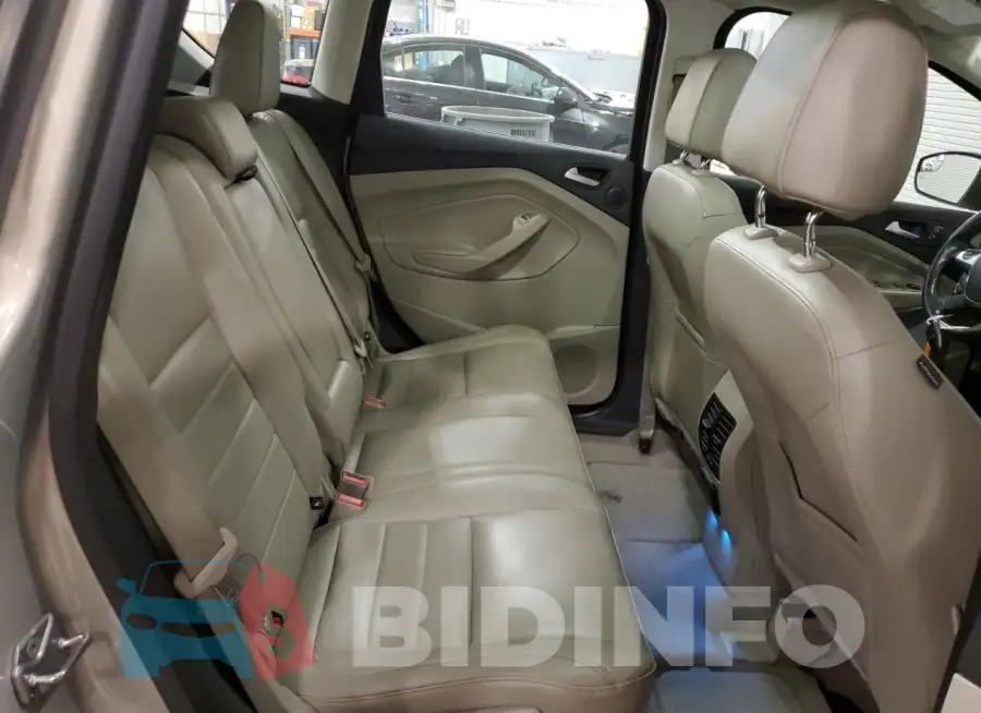 1FADP5CU5GL102403 Photo# 10