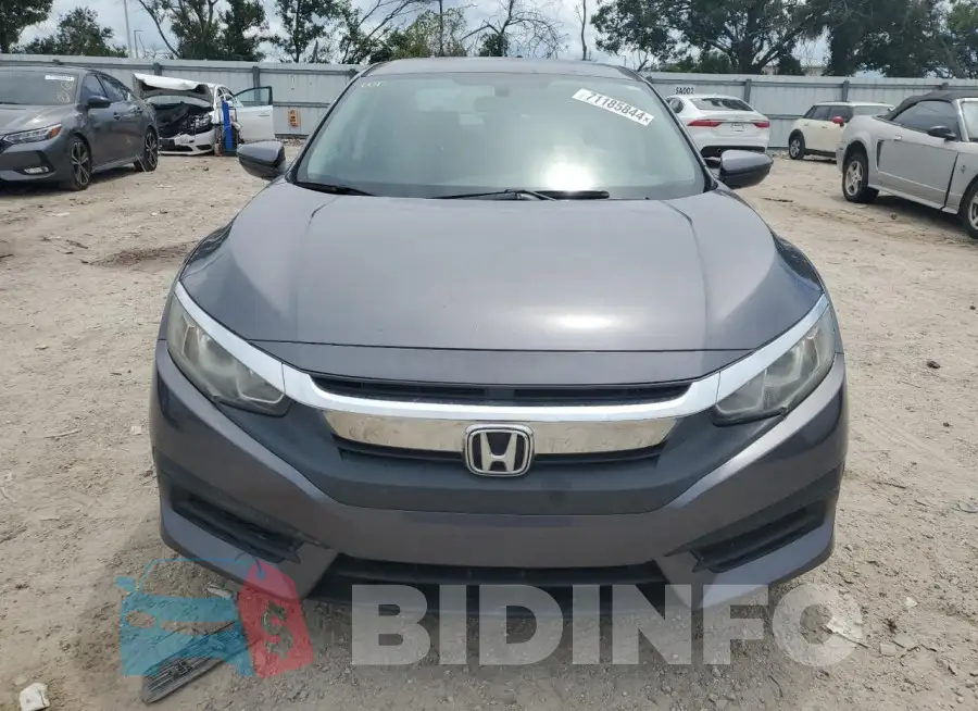 19XFC2F52HE058498 Photo# 5