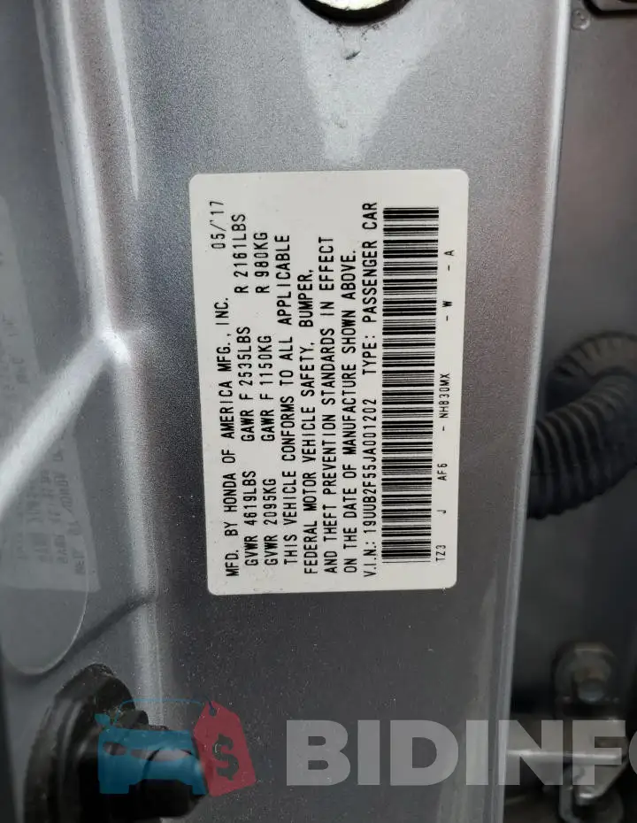 19UUB2F55JA001202 Photo# 12
