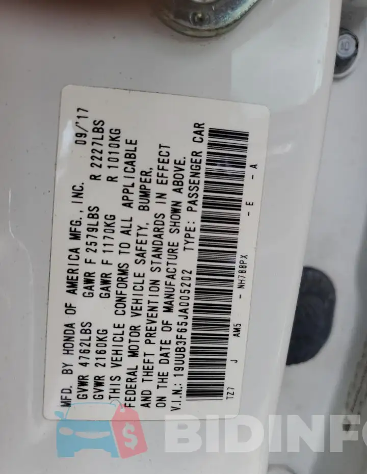 19UUB3F65JA005202 Photo# 12