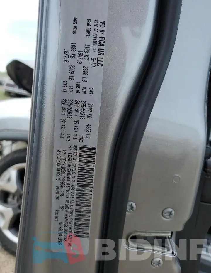 3C4NJDCB9JT400084 Photo# 13