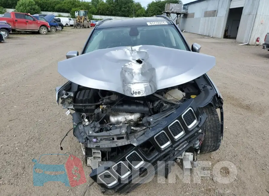 3C4NJDCB9JT400084 Photo# 5