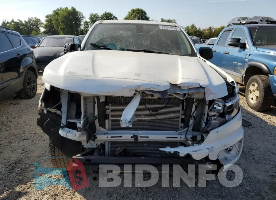 1GCHTBEA4J1329027 Photo# 5