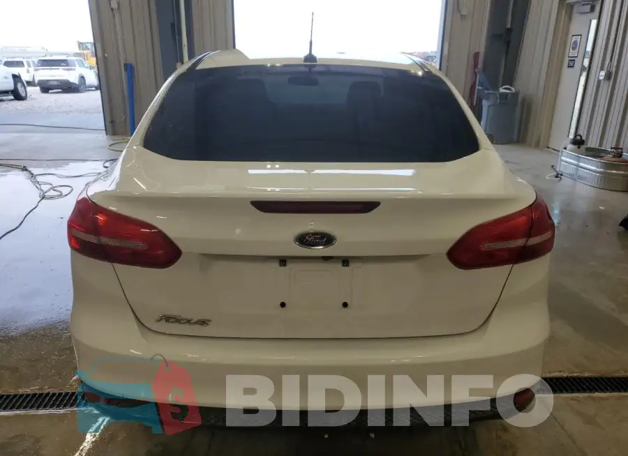 1FADP3E24JL313017 Photo# 6