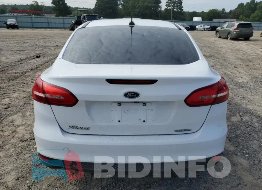 1FADP3E27GL232750 Photo# 6