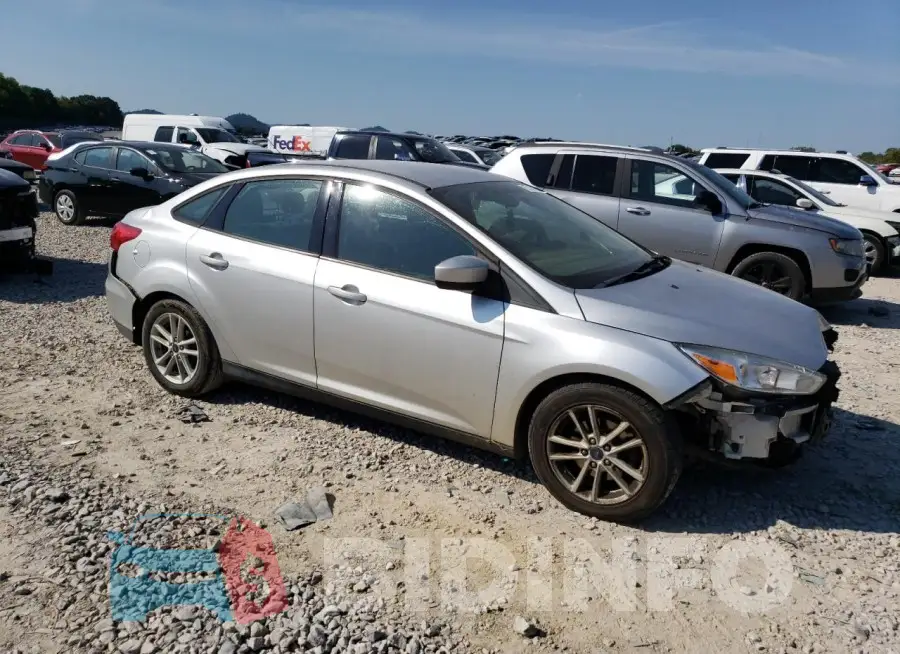 1FADP3F22JL273499 Photo# 4