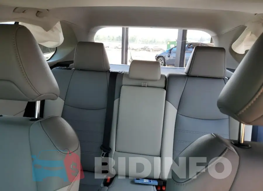 2T3A1RFV3MC190274 Photo# 10