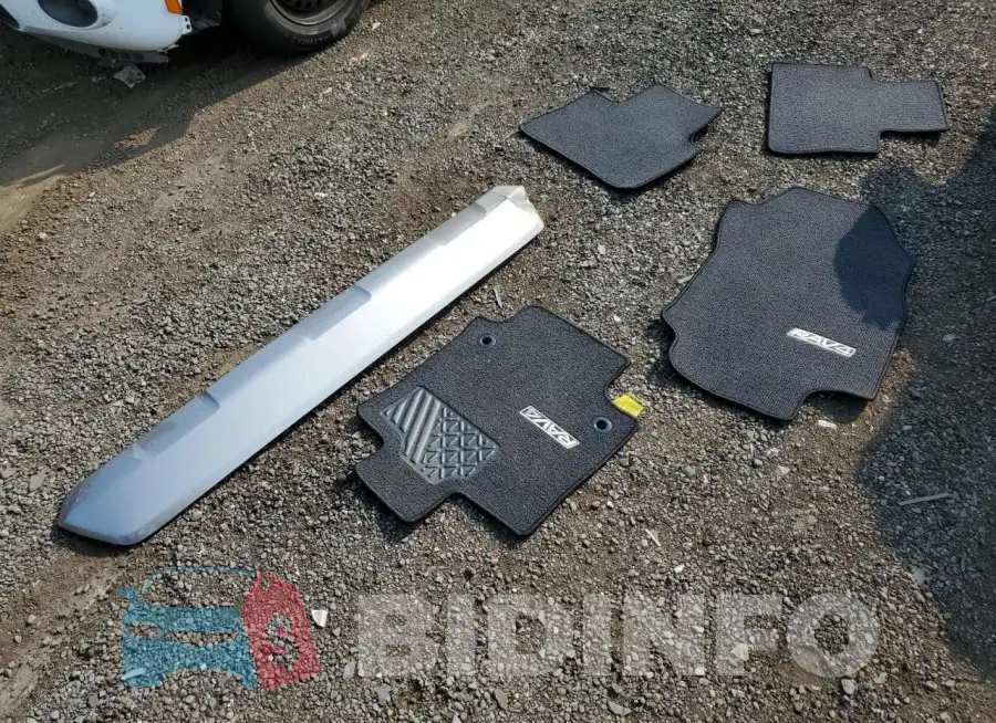 4T3E6RFV3RU164959 Photo# 13