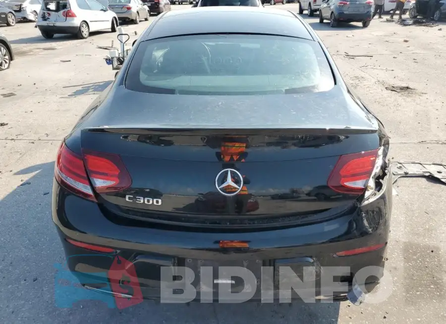 WDDWJ8DB1KF824435 Photo# 6
