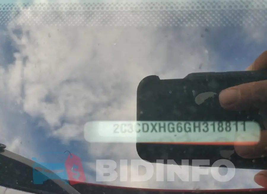 2C3CDXHG6GH318811 Photo# 12