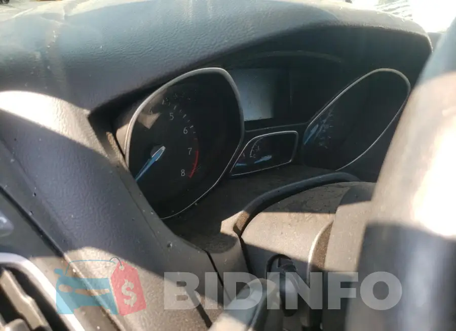 1FADP3N27JL272124 Photo# 9