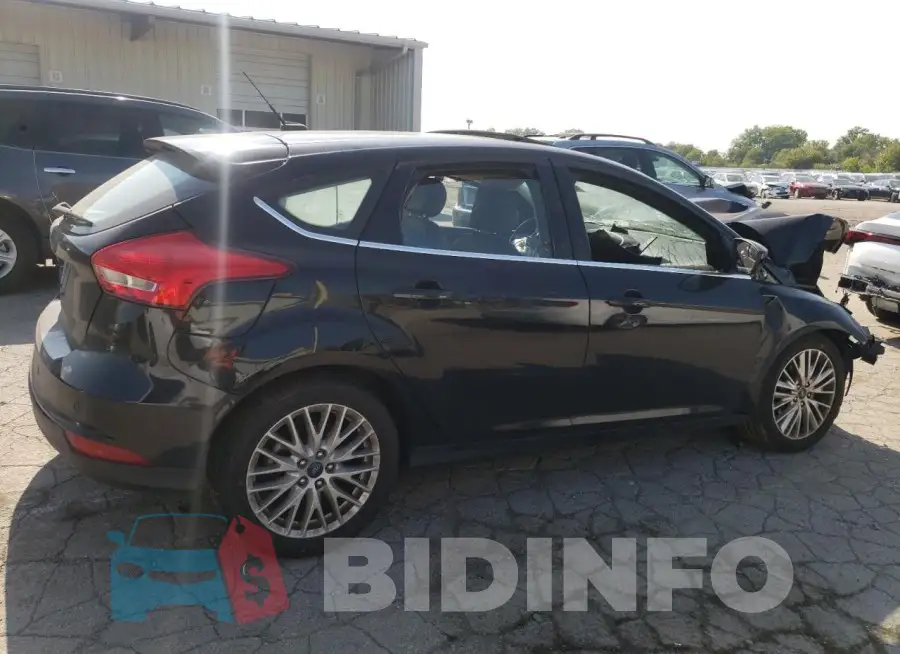 1FADP3N27JL272124 Photo# 3