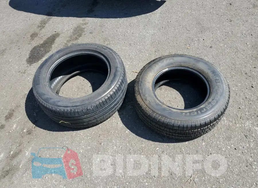1FADP5CU2FL110912 Photo# 13