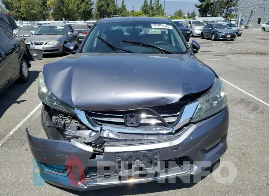 1HGCR2F55FA257564 Photo# 5