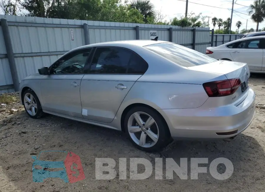 3VW167AJ2GM264019 Photo# 2