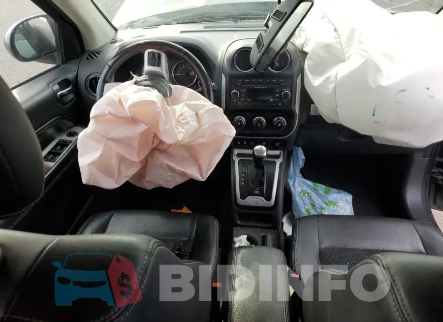 1C4NJDEB0GD779696 Photo# 8