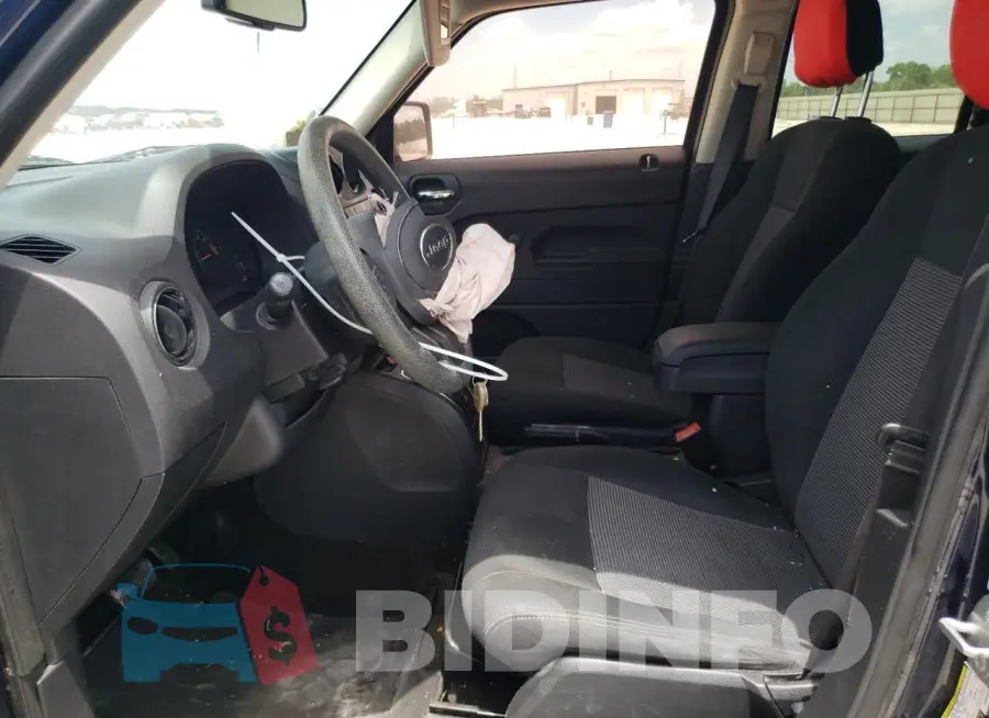 1C4NJPBB2GD562401 Photo# 7