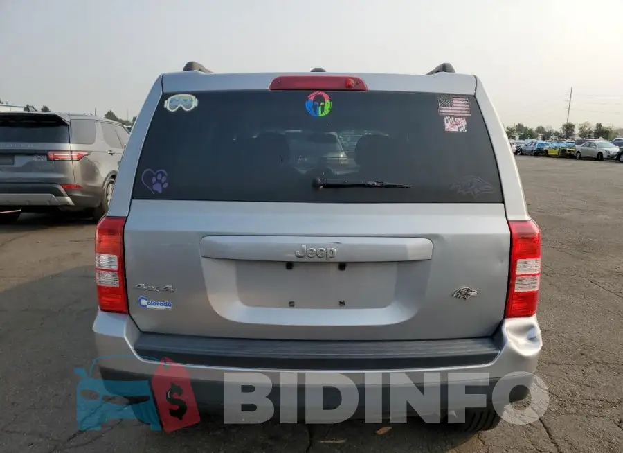 1C4NJRBBXGD618158 Photo# 6