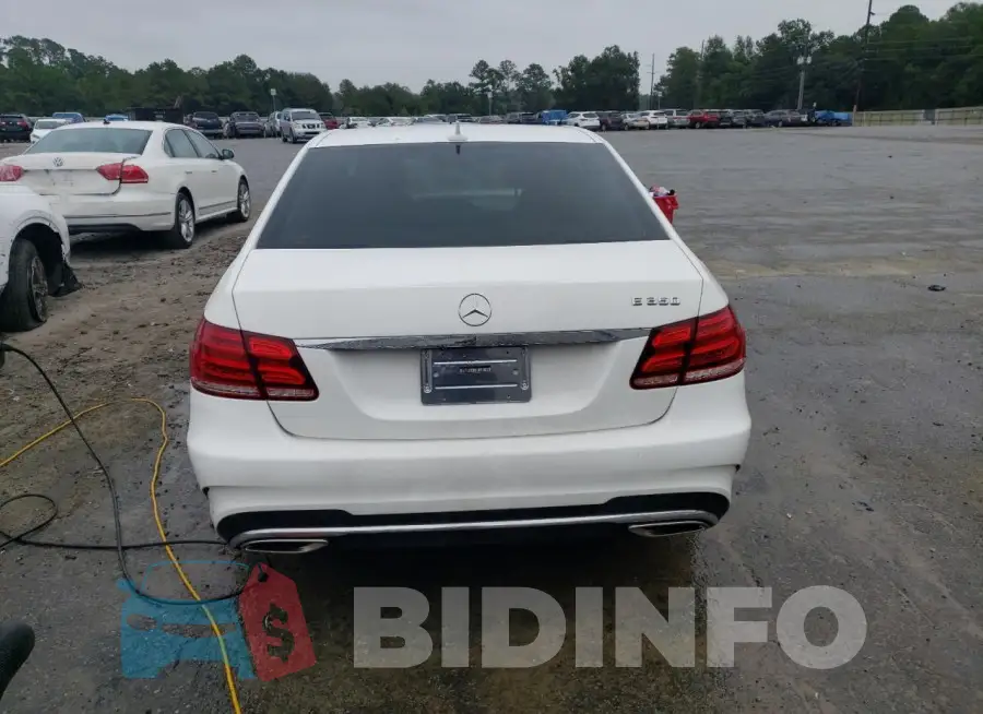 WDDHF5KB2GB188618 Photo# 6