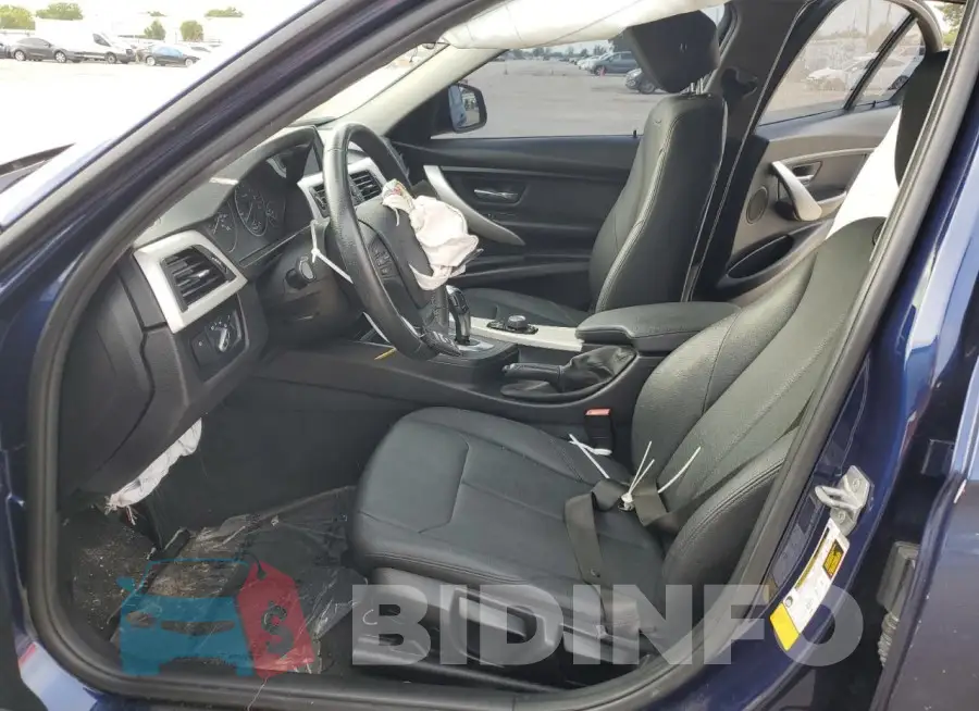 WBA8E1G30HNU17561 Photo# 7