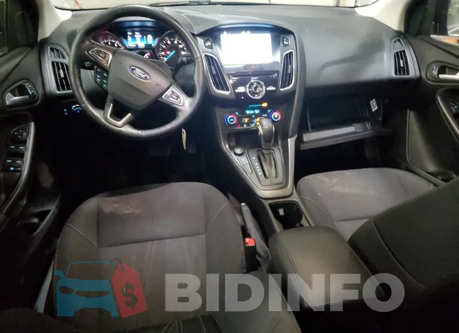 1FADP3M20JL248250 Photo# 8