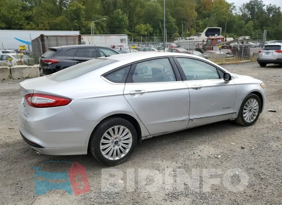 3FA6P0LU7GR403476 Photo# 3