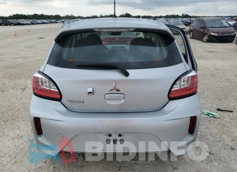 ML32AUHJ4RH001826 Photo# 6