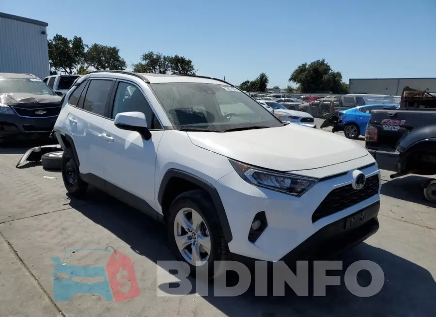 2T3W1RFV9MW116944 Photo# 4