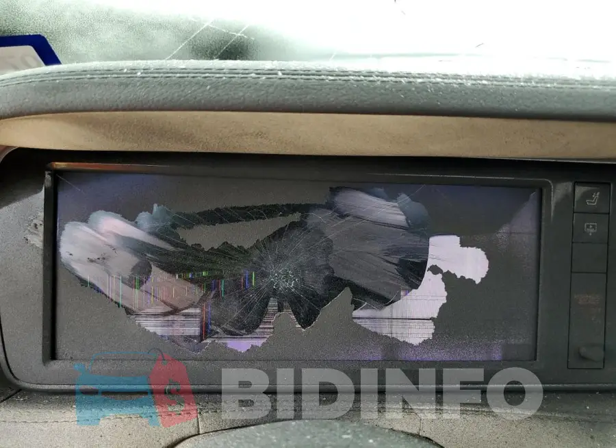 WDDUG8CBXFA113990 Photo# 9