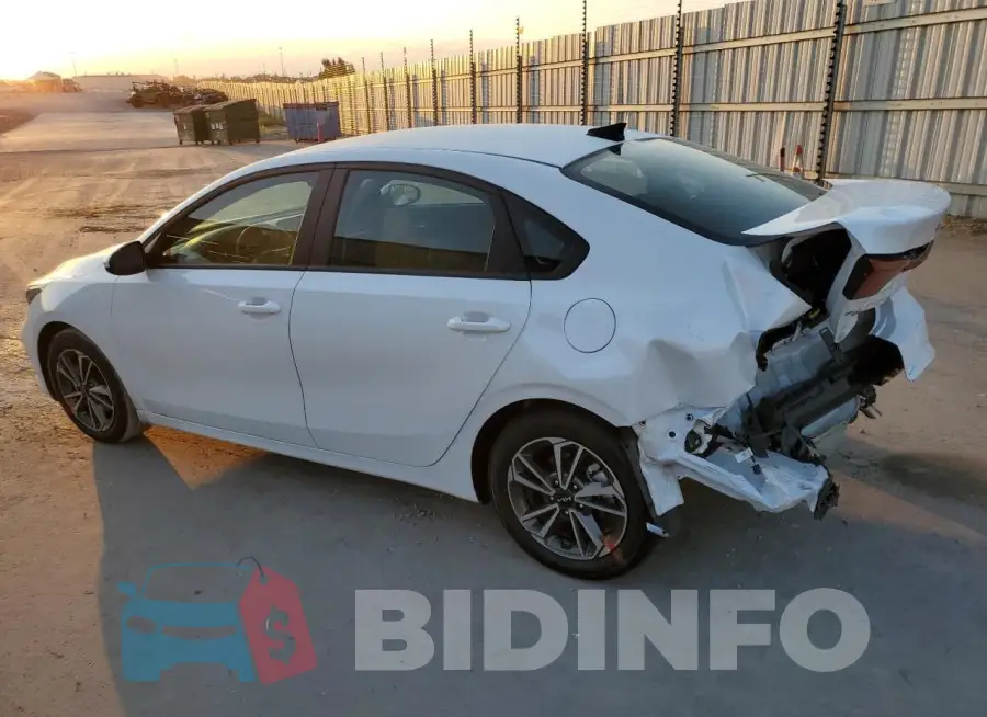 3KPF24AD1PE650244 Photo# 2