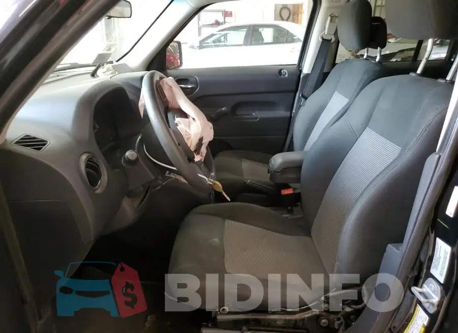1C4NJRBB7FD188894 Photo# 7