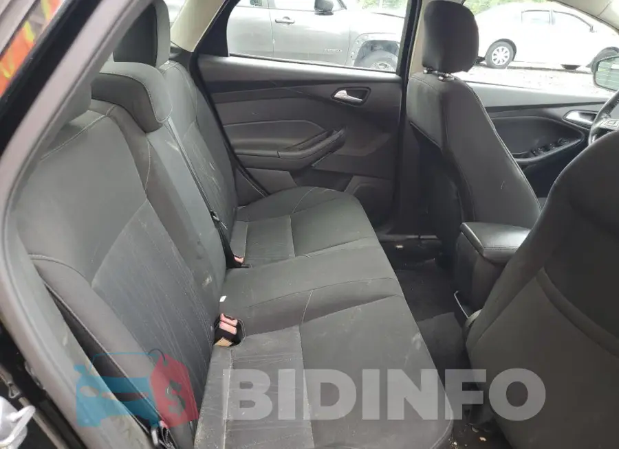 1FADP3F21GL240129 Photo# 10