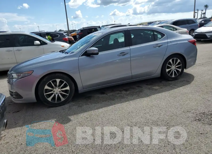 19UUB1F33FA006155 Photo# 1