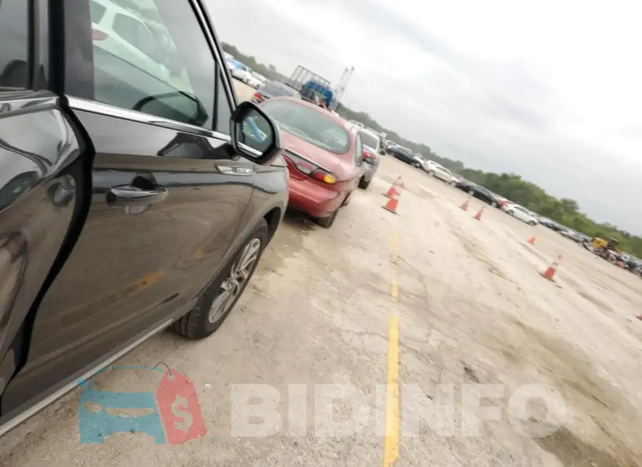 5LMCJ1D90LUL01589 Photo# 10