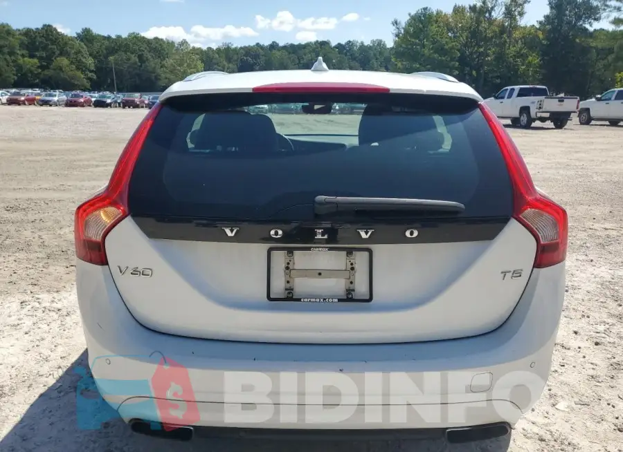 YV140MEK2F1261727 Photo# 6