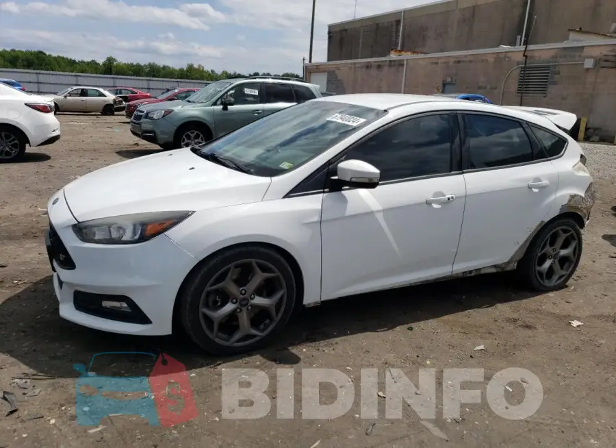 1FADP3L90HL327667 Photo# 1