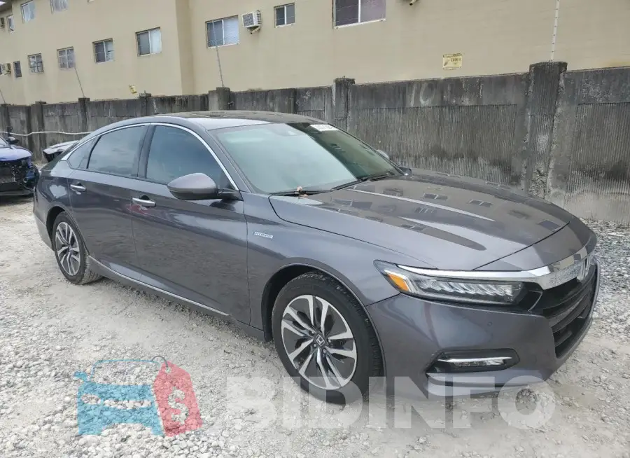 1HGCV3F93JA017040 Photo# 4