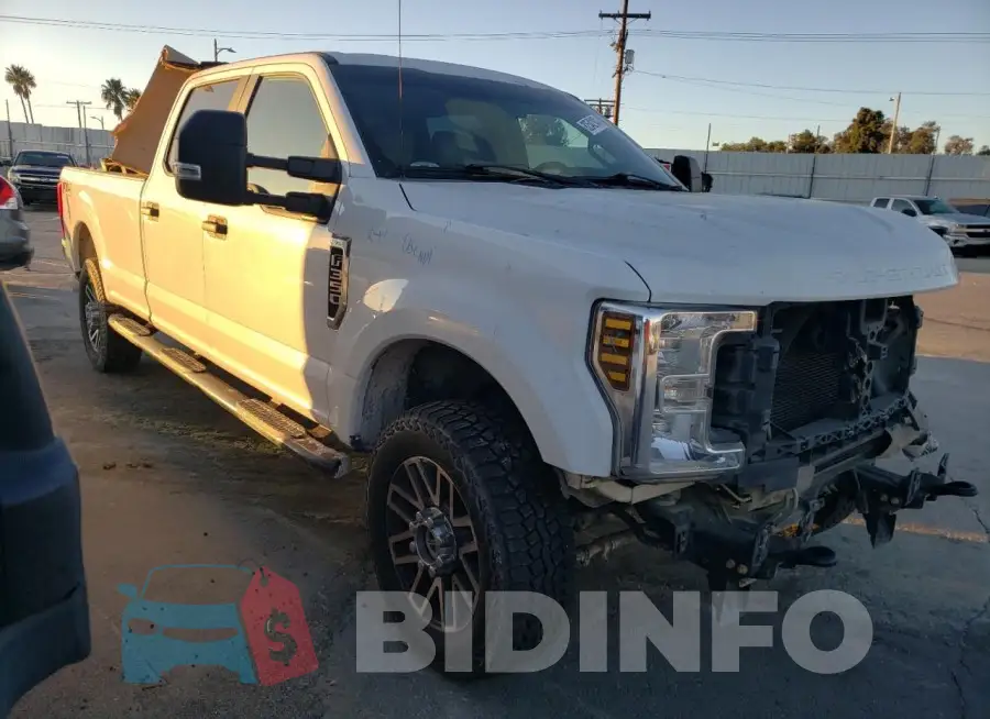 1FT8W3B60JEB71260 Photo# 4