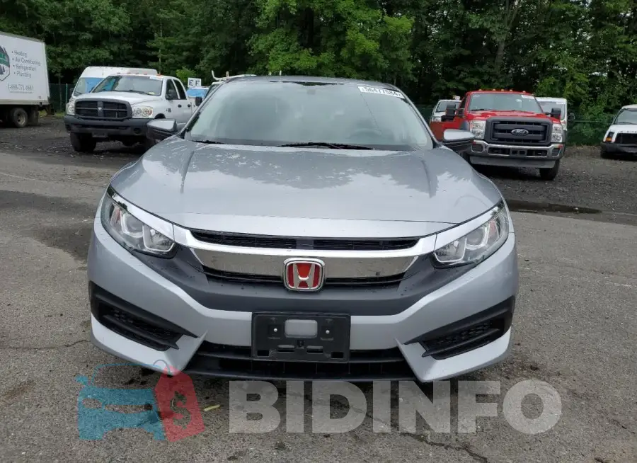 19XFC2F76JE203744 Photo# 5