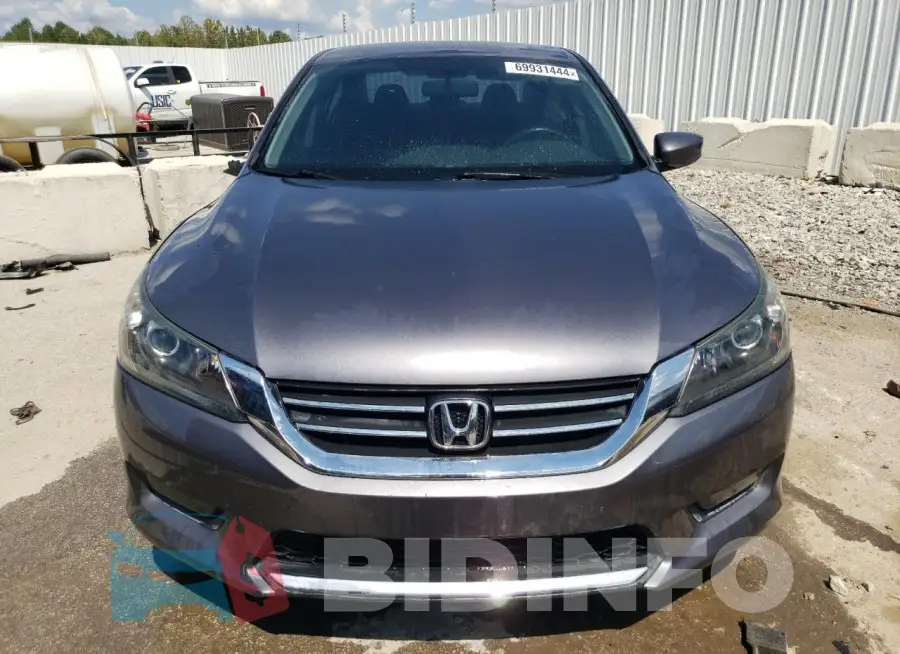 1HGCR2F52FA152075 Photo# 5