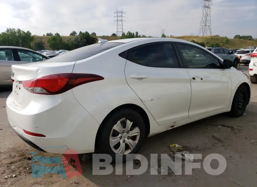 5NPDH4AE2GH678144 Photo# 3