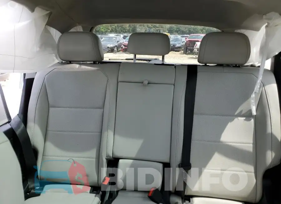 3VV2B7AX2JM190925 Photo# 10